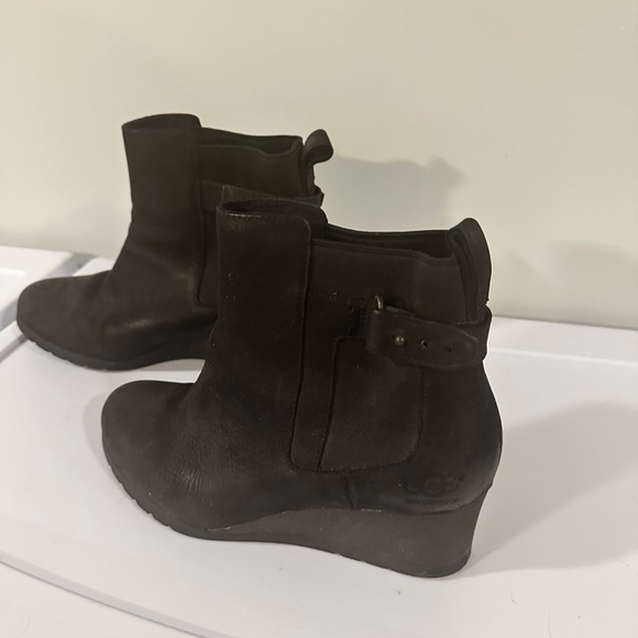 Ugg Women's Waterproof Black Ankle Boots - Picture 4 of 7